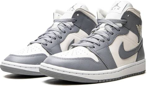 jordan sneakers grijze